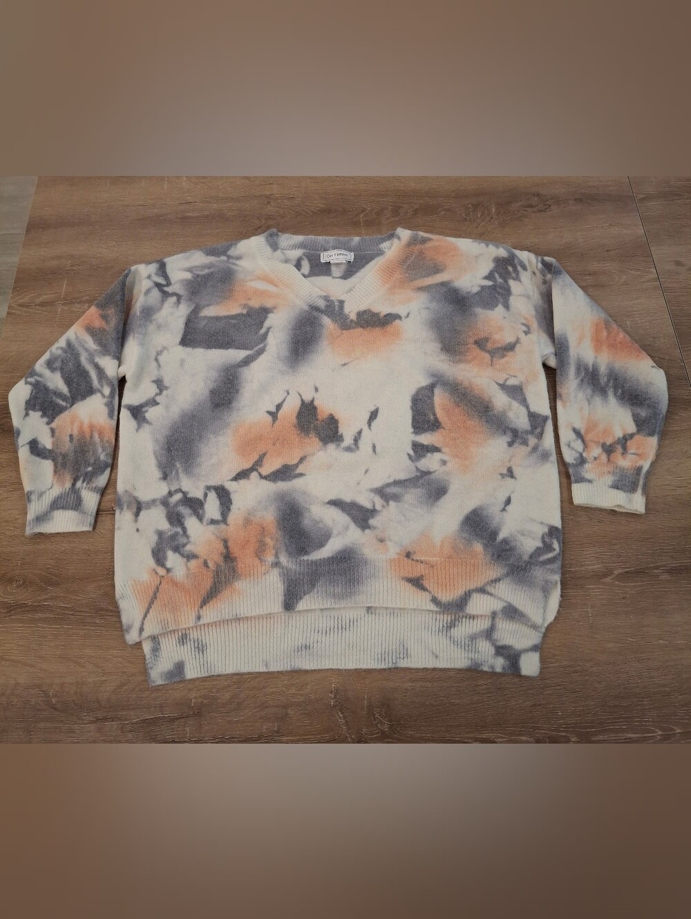 Ces Femme Abstract Tie Dye V-Neck Knit Sweater Women's Medium White Grey Peach